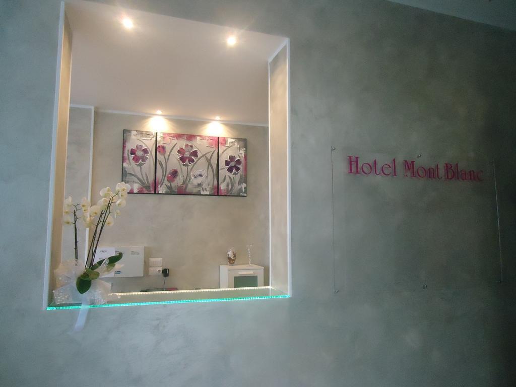 Hotel Mont Blanc Bellaria-Igea Marina Esterno foto