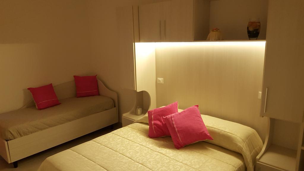 Hotel Mont Blanc Bellaria-Igea Marina Esterno foto