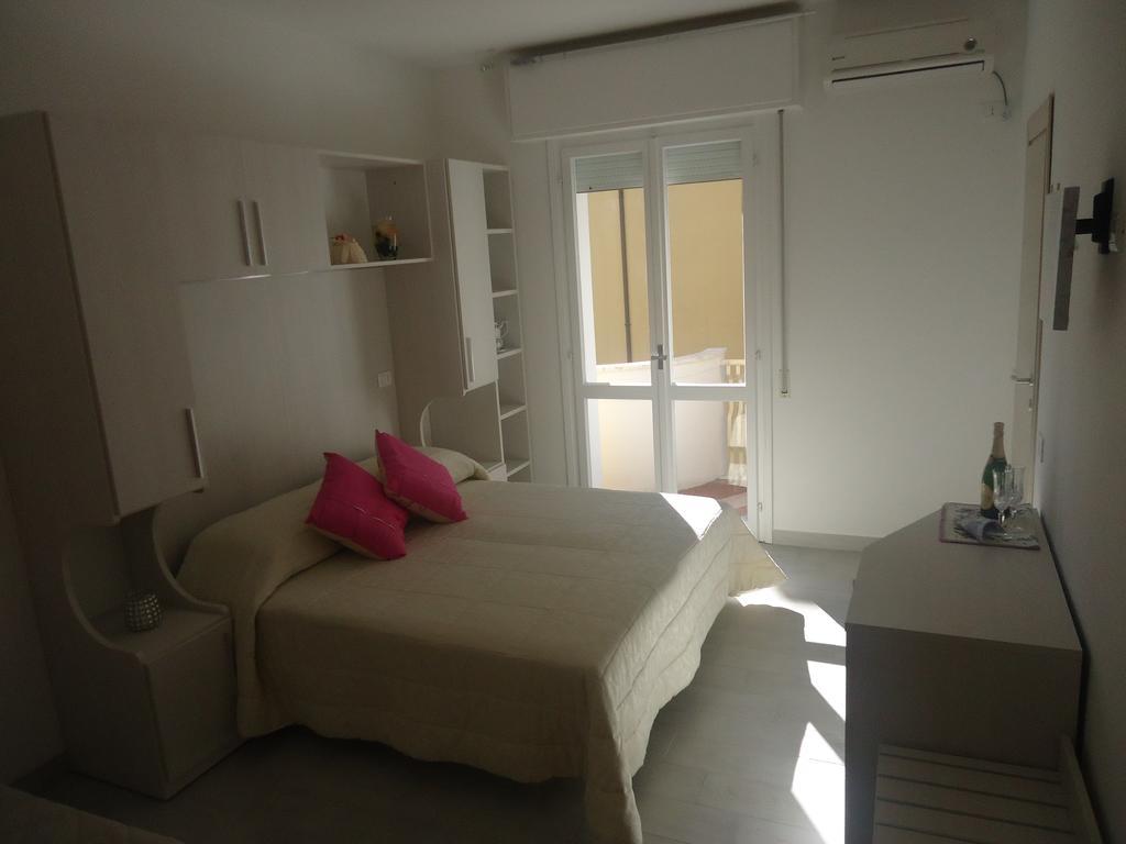 Hotel Mont Blanc Bellaria-Igea Marina Esterno foto